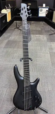 Ibanez - SR Iron Label 5-String Multiscale Electric Bass - Black Flat 2